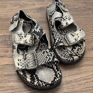 Freda Salvador Piper Buckle Sandal size 9